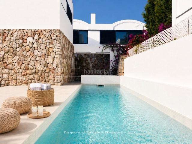Casa en venta en Baleares Ciutadella de Menorca, Cala Blanca. Chalet contemporáneo con piscina privada y garaje en Son Blanc, Ciutadella de Menorca. Casas Ciutadella de.