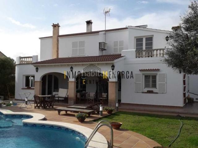 Casa en venta en Baleares Ciutadella de Menorca, Cala en Blanes. CALES PIQUES CHALET gran parcela y piscina. Casas Ciutadella de.