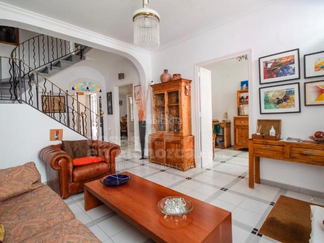 Casa en venta en Baleares Es Mercadal, Es Mercadal Poble. Casa entera con patio en el centro de Es Mercadal. Casas Es.