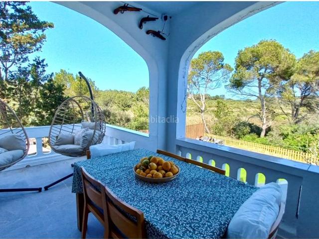 Casa en venta en Baleares Es Mercadal, Port d´Addaia. Encantadora casa con jardín privado y terraza en Port dAddaia. Casas Es.