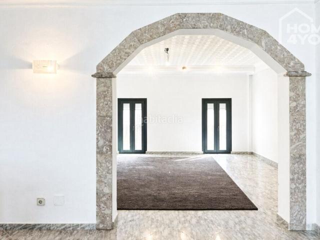 Casa en venta en Baleares Felanitx, Felanitx Poble. Estilo IBIZA Moderno adosado, reformado a un alto nivel, 200 m, 4 dormitorios, 3 baños, patio, azotea. Casas.