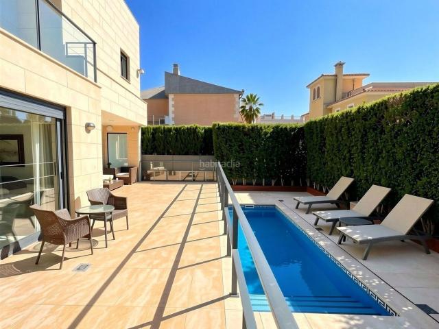 Casa en venta en Baleares Palma de Mallorca, Ciudad Jardín. Moderno chalet con piscina a dos pasos de la playa. Casas Palma de.
