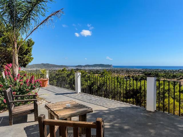 Casa en venta en Baleares Sant Josep de sa Talaia, Sant Jordi de Ses Salines Sant Francesc. Excelente propiedad con licencia de alquiler turístico a poca distancia de Ibiza cuidad. Casas Sant Josep de.