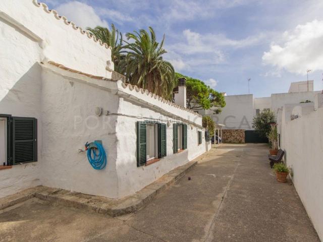 Casa en venta en Baleares Sant Lluís, Sant Lluís S´Ullestrar Torret. Casa antigua con patio y garaje en venta en Sant Lluís. Casas Sant.
