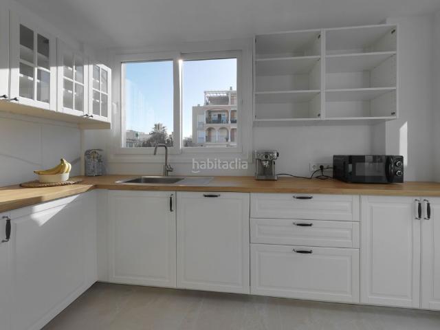 Casa en venta en Baleares Sant Llorenç des Cardassar. Villa de diseño exclusiva con acceso a la piscina, situada en una zona céntrica de Cala Millor. Casas Sant Llorenç des.