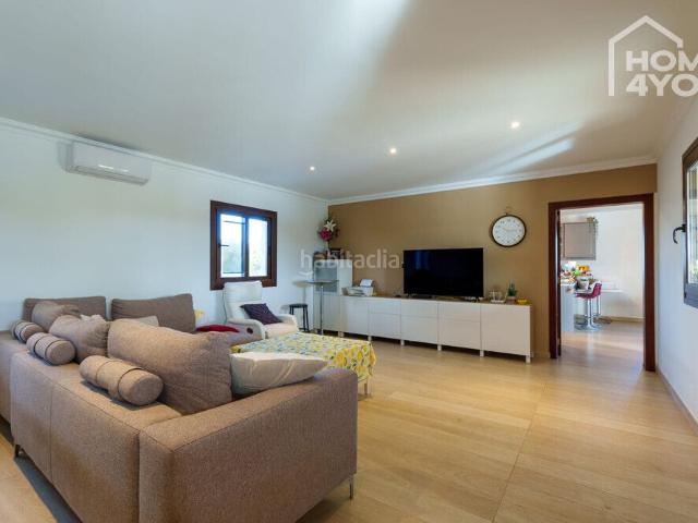Casa en venta en Baleares Santa Margalida, Santa Margalida Poble. Finca moderna con parcela de 16.600m, 382m, 7 dormitorios, 4 baños, piscina, garaje, aire acondicionado, suelo radiante. Casas Santa.
