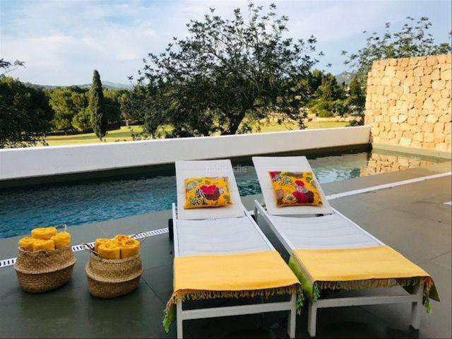 Casa en venta en Baleares Santa Eulària, Roca Llisa. Estupenda Villa en Roca Lisa anexa al campo de golf de Santa Eulalia. Casas Santa.