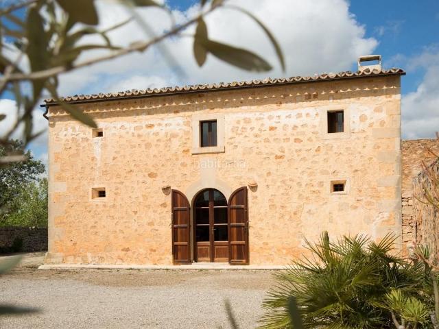 Casa en venta en Baleares Santanyí, S´Alquería Blanca Calonge. Magnífica y auténtica finca de 5 dormitorios muy cerca de Santanyi. Casas.