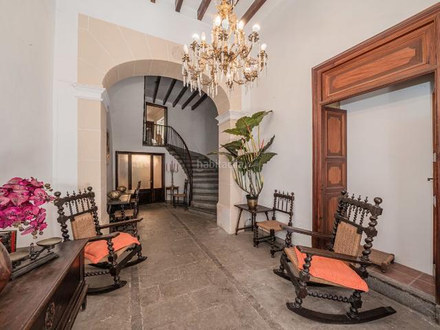 Casa en venta en Baleares Sóller. Casa solariega tradicional con elegante cafetería y piscina en Sóller. Casas.