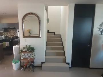 Casa en Venta en Bambú Residencial, Tlajomulco de Zúñiga, con Terraza y Alberca