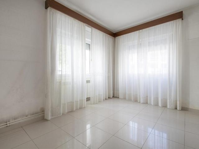 Casa en venta en Banyoles. BANYOLES. ZONA ESTANY. Es ven casa cantonera amb garatge i jardí. Casas.