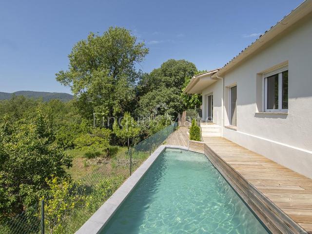 Casa en venta en Banyoles. Casa exclusiva amb vistes a lEstany de Banyoles. Casas.