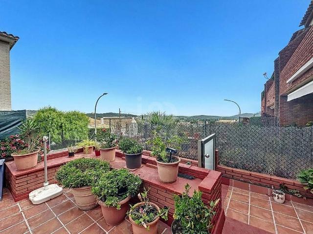 Casa en venta en Barbera del Vallès, de 360 m² 5 habitaciones por 650.000