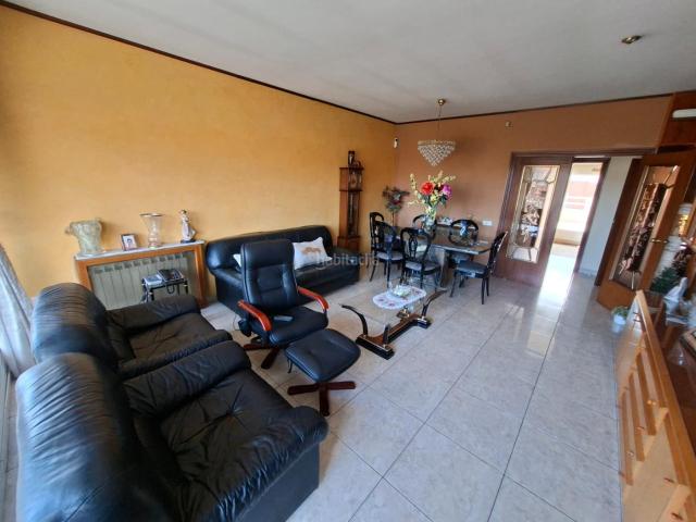 Casa en venta en Barcelona, Vallbona. Casas.