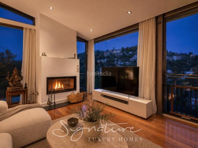 Casa en venta en Barcelona, Vallvidrera Tibidabo Les Planes. Exclusiva villa con vistas de ensueño a un paso de Barcelona. Casas.