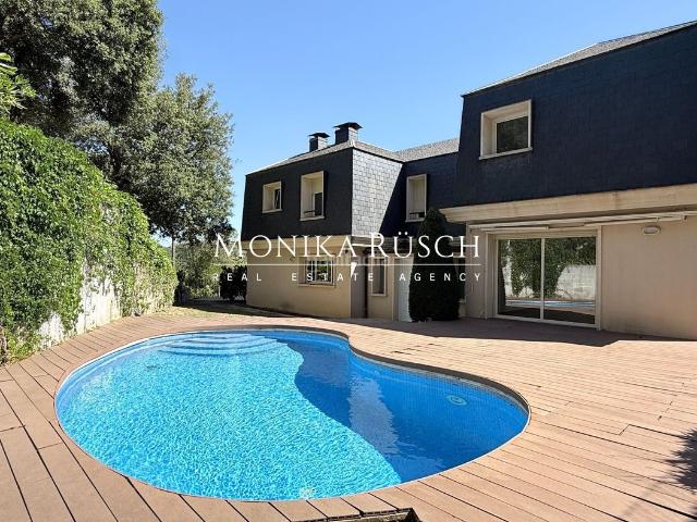Casa en venta en Barcelona, Vallvidrera Tibidabo Les Planes. Exclusiva casa con jardín y 6 suites en Vallvidrera. Casas.