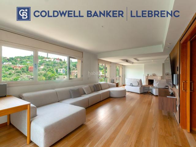 Casa en venta en Barcelona, Vallvidrera Tibidabo Les Planes. Hermosa casa con jardín y piscina en venta en Vallvidrera. Casas.