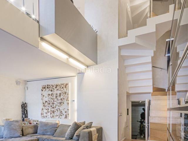 Casa en venta en Barcelona, Barri de les Corts. Elegante Residencia Unifamiliar de 5 Dormitorios en Les Corts, Barcelona. Casas.
