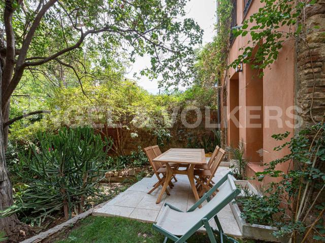 Casa en venta en Barcelona, El Poble Sec Parc de Montjuïc. Preciosa vivienda en la zona privilegiada de Montjuic. Casas.