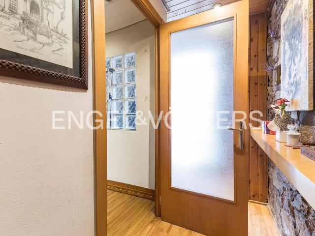 Casa en venta en Barcelona, Sant Andreu de Palomar. Encantadora vivienda con Terraza en Sant Andreu, Barcelona. Casas.