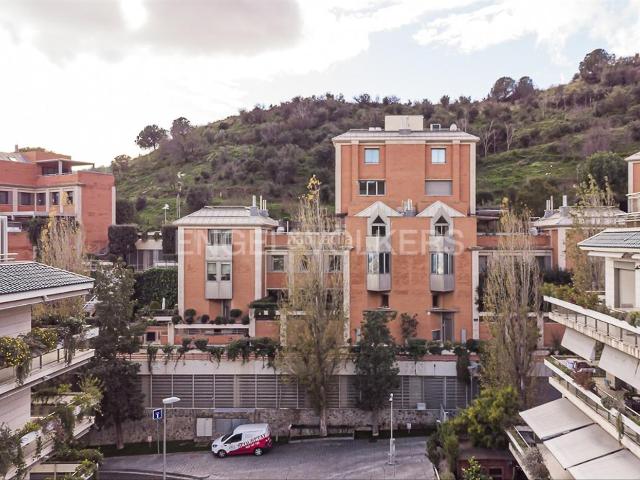 Casa en venta en Barcelona, Sant Gervasi Bonanova. Espléndida casa en Torre Vilana con gran zona comunitaria. Casas.