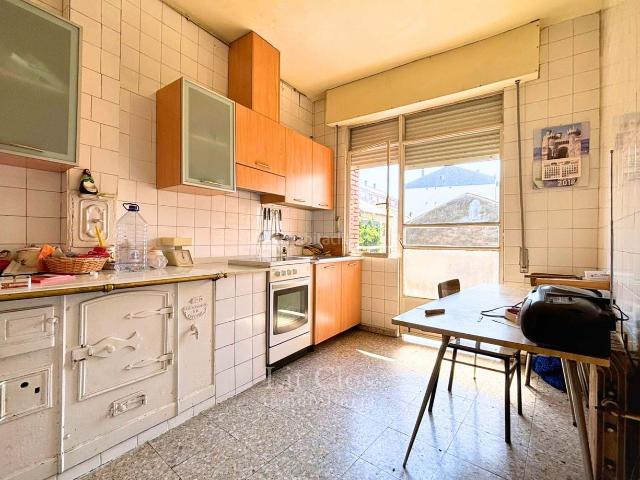Casa en venta en Barco de Valdeorras O. VIVIENDA DE 202 m² CON AMPLIO GARAJE, PATIO Y DESVÁN EN O BARCO DE VALDEORRAS. Casas Barco de Valdeorras.
