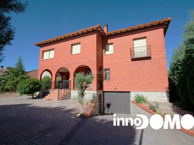 Casa en venta en Bargas. Chalet independiente en Venta en Bargas Toledo. Casas.