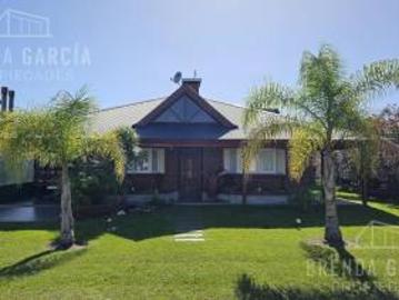 Casa En Venta En Barrio Cerrado