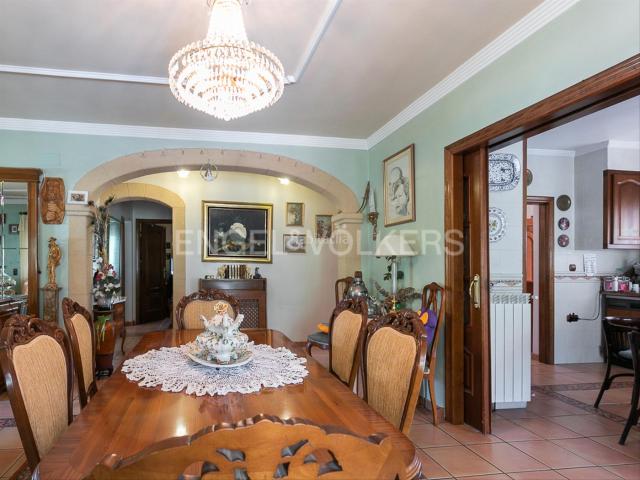 Casa en venta en Barx. Chalet en las montañas con apartamento y piscina en La Drova. Casas.