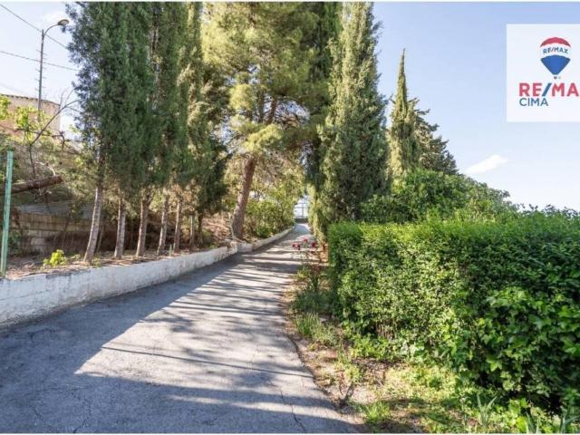 Casa en Venta en Baza