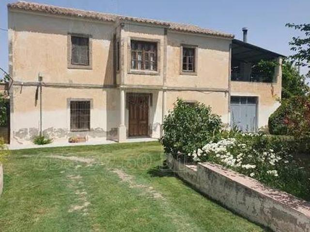 Casa en Venta en Baza