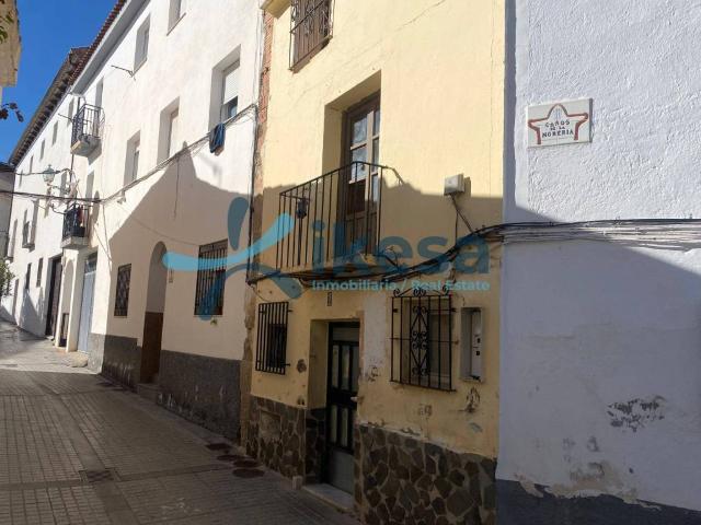 Casa en Venta en Baza