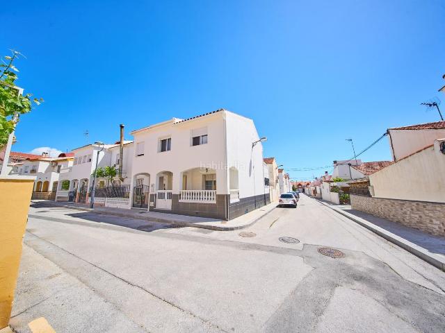 Casa en venta en Baza. Casa en Perfecto Estado en Baza Urbanización Pablo Picasso. Casas.