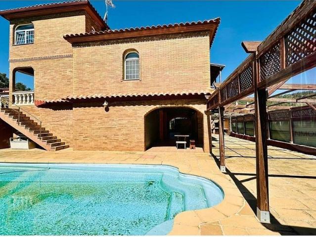 Casa en venta en Begues, de 162 m² 5 habitaciones por 758.000