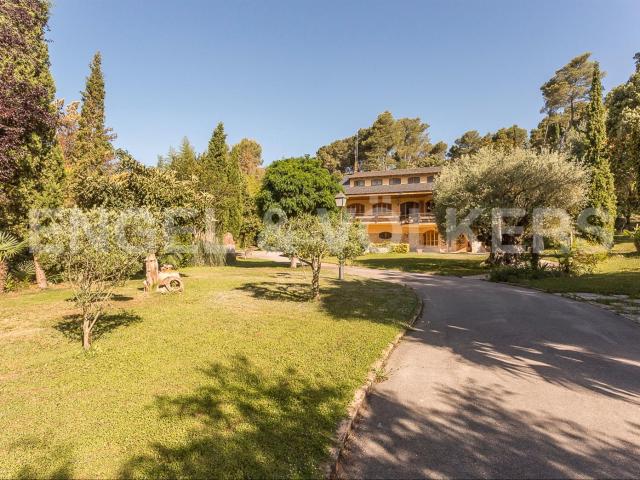 Casa en venta en Begues. Impresionante Finca, única en Begues. Casas.