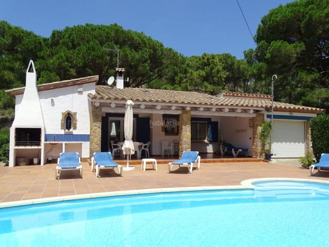 Casa en venta en Begur, Residencial Begur Esclanyà Costa Brava. Se vende casa con piscina en Residencial Begur, Costa Brava. Casas.