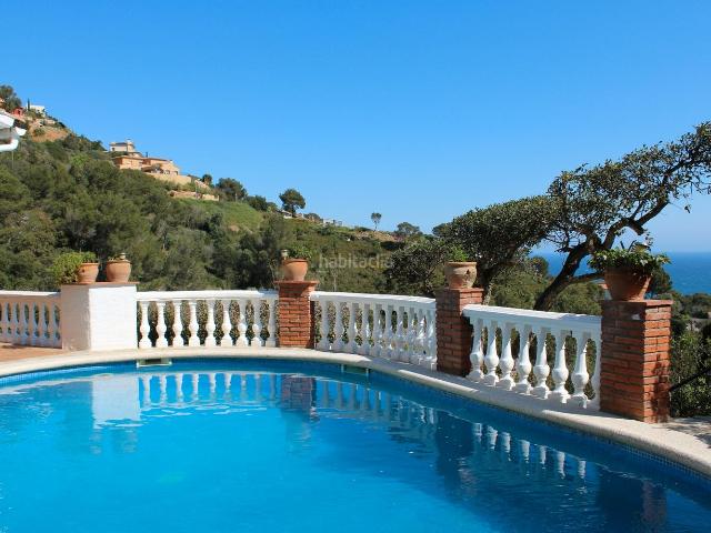 Casa en venta en Begur, Sa Riera Sa Fontansa Costa Brava. Bonita casa unifamiliar y parcela adjunta con fabulosas vistas al mar y a las montañas. Casas.