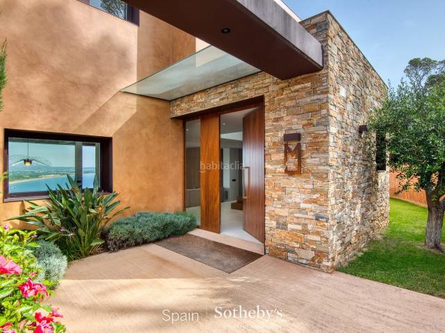 Casa en venta en Begur, Sa Riera Sa Fontansa Costa Brava. Casa con piscina y vista al mar en una urbanización privada en Sa Riera, Begur. Casas.