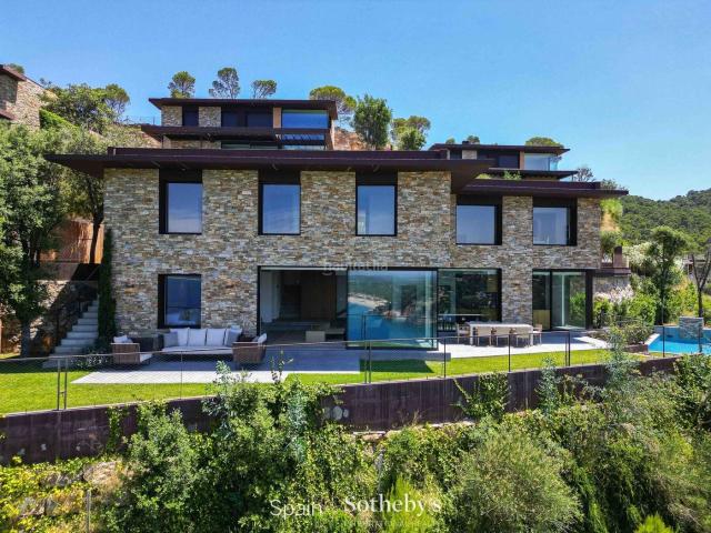 Casa en venta en Begur, Sa Riera Sa Fontansa Costa Brava. Impresionante propiedad con vistas al mar cerca de Sa Riera, Begur. Casas.