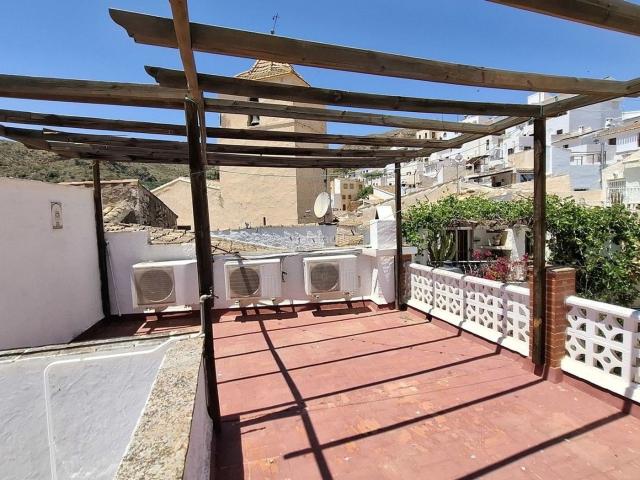 Casa en venta en Bédar. Encantadora casa de pueblo de 3 dormitorios con terraza y aire acondicionado. Casas.