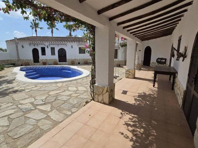 Casa en Venta en Bédar
