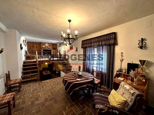 Casa en venta en Belmonte. Casa chalet en Calle Toledo, Belmonte. Casas.