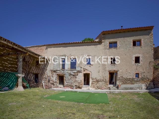 Casa en venta en Bellver de Cerdanya. Espectacular masia rehabilitada de 1892 en Baltarga. Casas Bellver de.