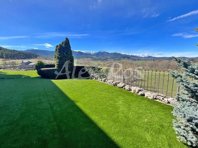 Casa en venta en Bellver de Cerdanya. IMPRESIONANTES VISTAS, IMPECABLE VIVIENDA. Casas Bellver de.