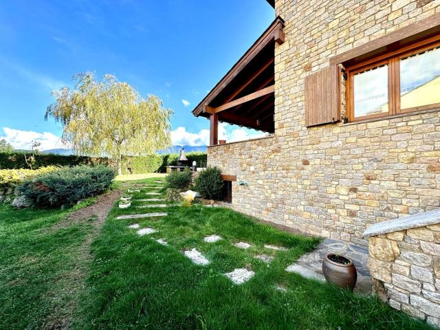 Casa en venta en Bellver de Cerdanya. UNIFAMILIAR A TRES VENTS a Bellver de Cerdanya HC 0441. Casas Bellver de.