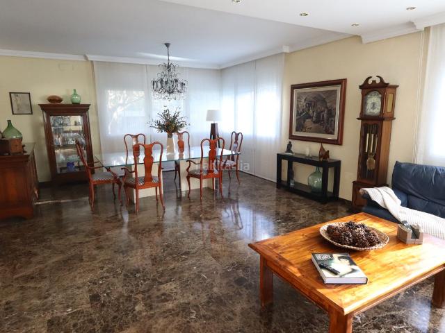Casa en venta en Bellaterra. La tens que veure. Casas.
