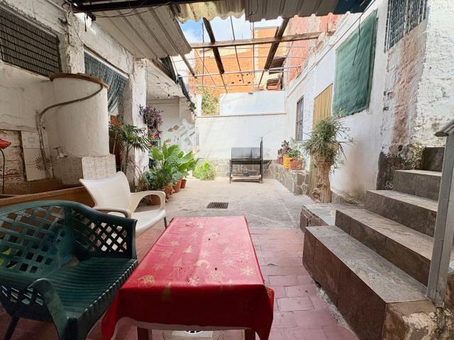 Casa en venta en Benaguasil. Casa con parcela de 338 m² en Benaguacil ¡Oportunidad única para reformar a tu gusto!. Casas.