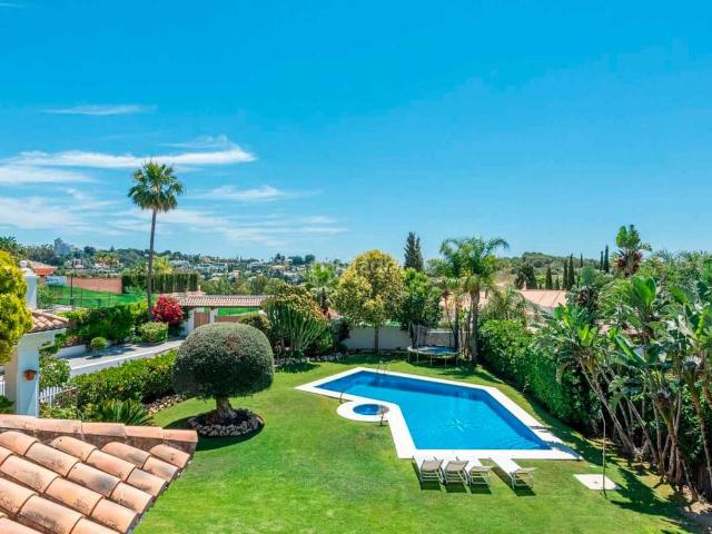 Casa en venta en Benahavís, El Paraíso. Villa en Paraiso Alto en venta, Benahavis. Casas.