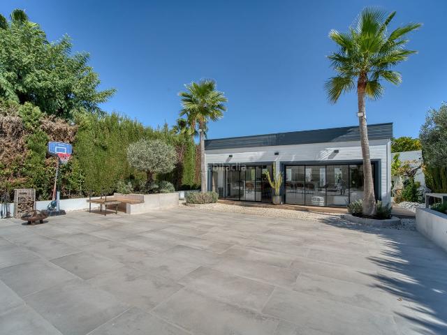 Casa en venta en Benahavís, La Alquería. Villa Elegante Renovada en La Alquería, Benahavís. Casas.