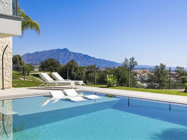 Casa en venta en Benahavís, La Alquería. Casas.